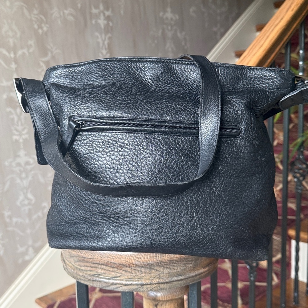 GIANNI BERNINI ladies hobo style handbag, excellent condition, leather
